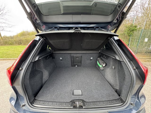 2021 VOLVO XC40 - Photo 12