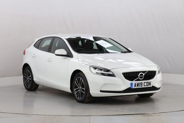 2019 Volvo V40 2L Momentum Edition 5dr - Photo 2