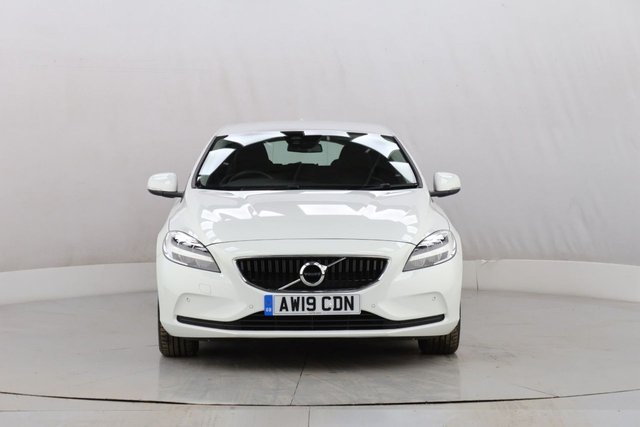 2019 Volvo V40 2L Momentum Edition 5dr - Photo 3