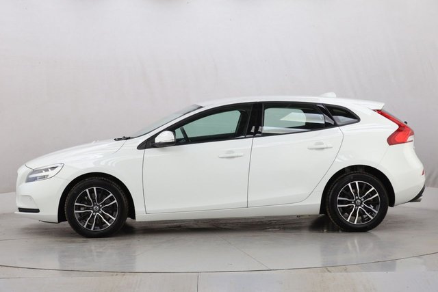 2019 Volvo V40 2L Momentum Edition 5dr - Photo 6