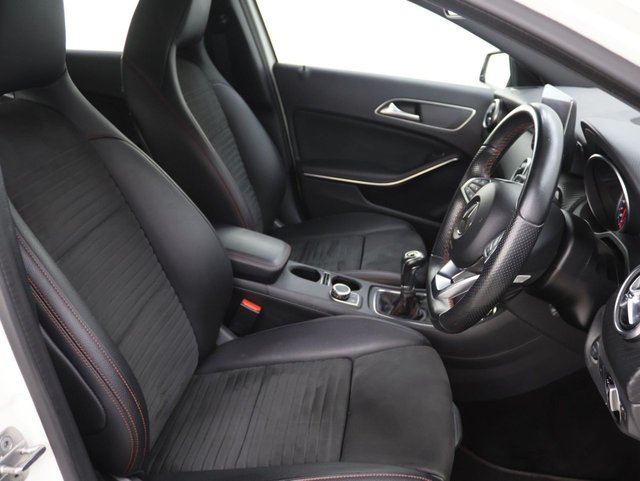 2018 Mercedes-Benz A Class 1.5L Amg Line 5dr - Photo 12