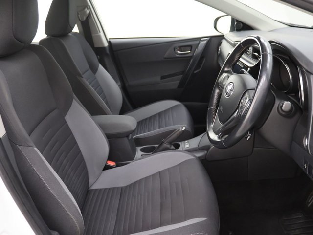 2018 Toyota Auris 1.8L Icon Tech 5dr - Photo 12