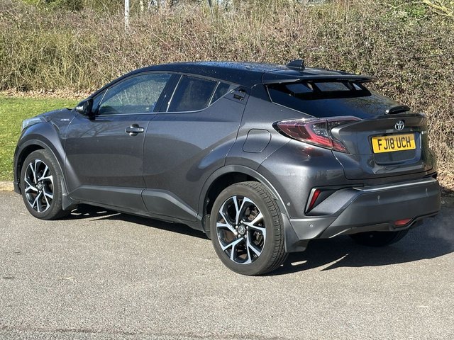 2018 TOYOTA C-HR - Photo 3