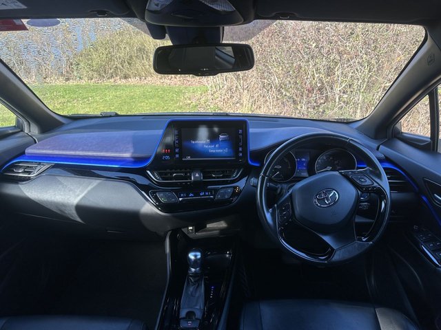 2018 TOYOTA C-HR - Photo 9