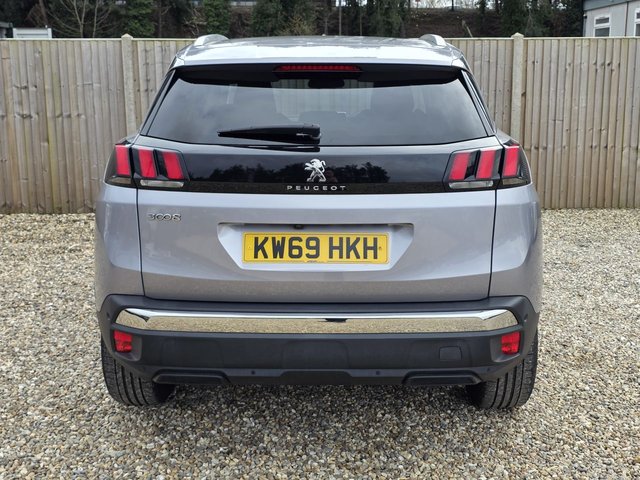 2020 PEUGEOT 3008 - Photo 4