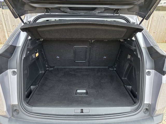 2020 PEUGEOT 3008 - Photo 9