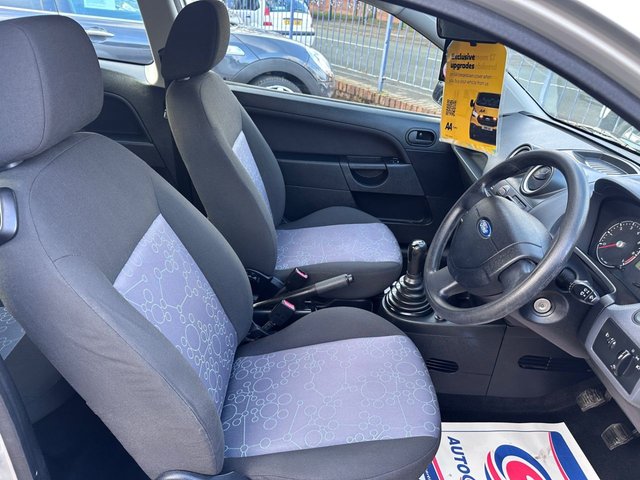 2006 FORD FIESTA - Photo 10