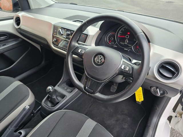2016 VOLKSWAGEN UP! - Photo 4