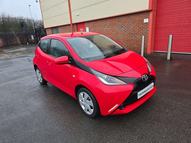 2015 TOYOTA AYGO - Photo 2