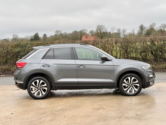 2022 Volkswagen T-Roc 1L Active 5dr - Photo 6