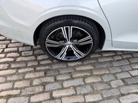 USED 2018 18 VOLVO V60 2.0 D4 Inscription Pro Estate 5dr Diesel Auto Euro 6 (s/s) (190 ps) Masive Spec 360 Camera+Panoramic Glass Sunrrof+Heated Seats+Navigation+++