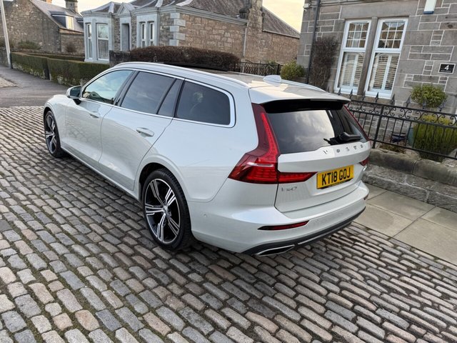 2018 VOLVO V60 - Photo 8