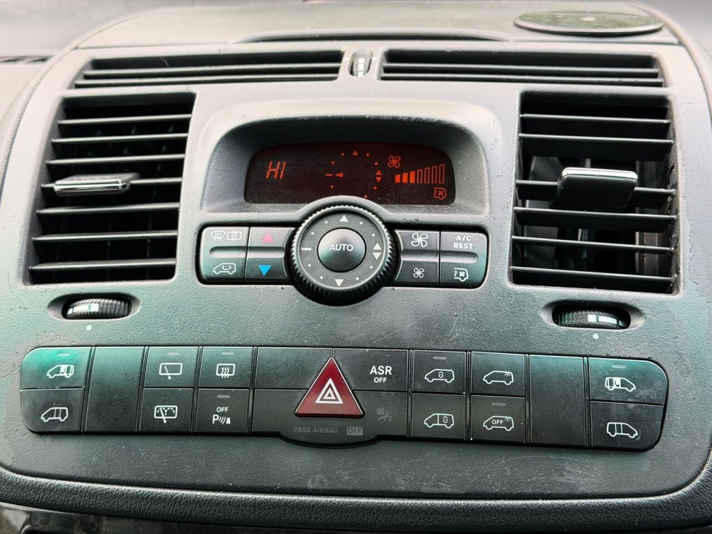 USED 2011 11 MERCEDES-BENZ VIANO 3.0 CDI Ambiente MPV 5dr Diesel Automatic RWD L1 H1 (226 g/km, 224 bhp) A CLEAN EXAMPLE OF THE MUCH MORE RELIABLE AND POWERFUL  3.0 V6 TURBO DIESEL