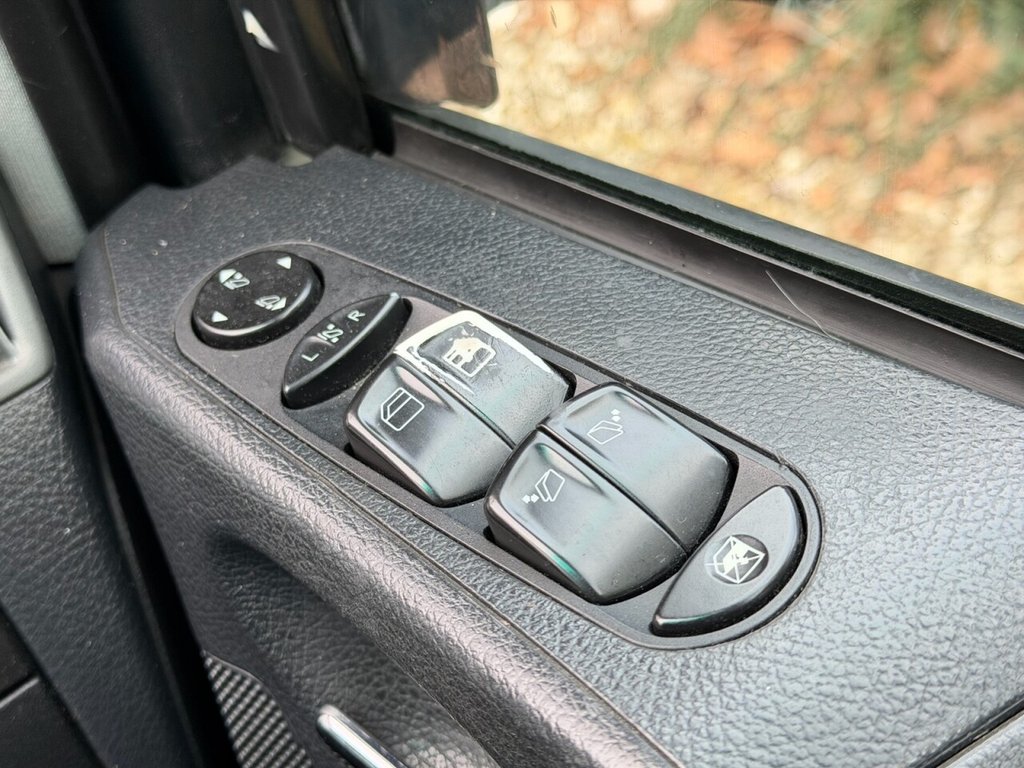 USED 2011 11 MERCEDES-BENZ VIANO 3.0 CDI Ambiente MPV 5dr Diesel Automatic RWD L1 H1 (226 g/km, 224 bhp) A CLEAN EXAMPLE OF THE MUCH MORE RELIABLE AND POWERFUL  3.0 V6 TURBO DIESEL