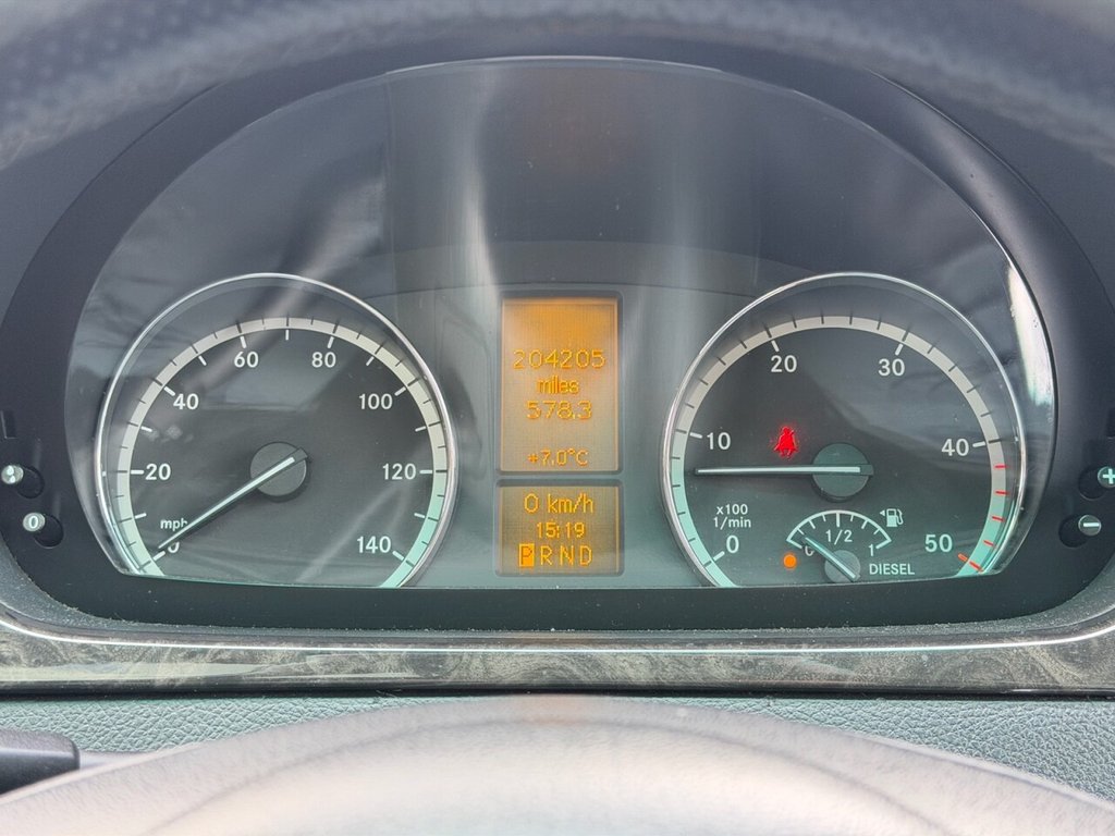 USED 2011 11 MERCEDES-BENZ VIANO 3.0 CDI Ambiente MPV 5dr Diesel Automatic RWD L1 H1 (226 g/km, 224 bhp) A CLEAN EXAMPLE OF THE MUCH MORE RELIABLE AND POWERFUL  3.0 V6 TURBO DIESEL