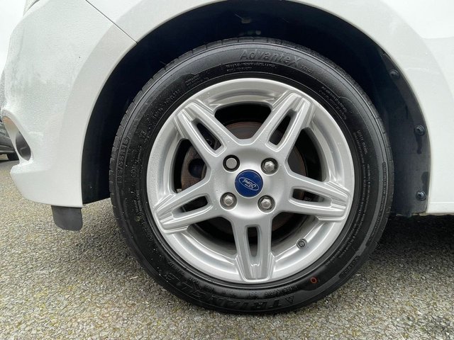 2017 Ford Ka+ 1.2L Zetec 5dr - Photo 9