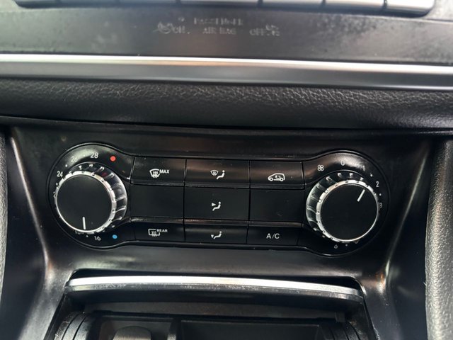 2018 MERCEDES-BENZ GLA 1.6 GLA180 Urban Edition SUV 5dr Petrol 7G-DCT Euro 6 (s/s) (122 ps) - Photo 11