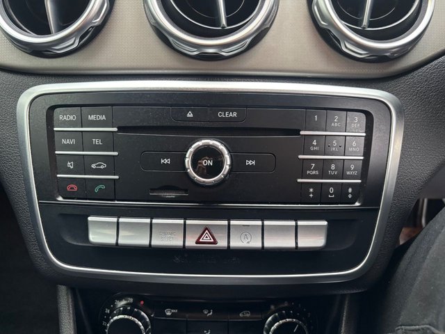 2018 MERCEDES-BENZ GLA 1.6 GLA180 Urban Edition SUV 5dr Petrol 7G-DCT Euro 6 (s/s) (122 ps) - Photo 12