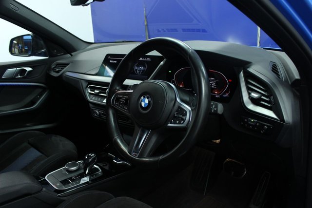 2020 BMW 1 SERIES - Photo 6