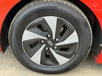USED 2017 67 HYUNDAI IONIQ 1.6 h-GDi Premium SE Hatchback 5dr Petrol Hybrid DCT Euro 6 (s/s) (141 ps) 