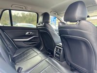 USED 2020 20 BMW 3 SERIES 2.0 318d Sport Touring 5dr Diesel Auto Euro 6 (s/s) (150 ps) CARPLAY + HEATED SEATS + AMBIENT LIGHTING + FRONT AND REAR SENSORS WITH REAR CAM + CRUISE CONTROL + SATNAV