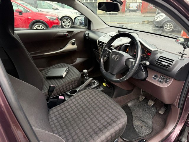 2009 TOYOTA IQ 1.33 Dual VVT-i 3 Hatchback 3dr Petrol Manual Euro 4 (s/s) (98 ps) - Photo 11