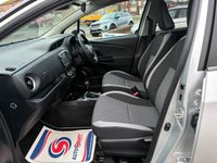 USED 2020 20 TOYOTA YARIS 1.5 VVT-i Y20 Bi-tone Hatchback 5dr Petrol CVT Euro 6 (111 ps) AUTOMATIC ,BLUETOOTH,USB,DAB,REVERSING CAMERA,12 MONTHS MOT
