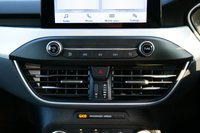 USED 2019 19 FORD FOCUS 1.5 EcoBlue Zetec Estate 5dr Diesel Manual Euro 6 (s/s) (95 ps) MOONDUST SILVER METALLIC PAINTWORK + APPLE CARPLAY + ANDROID AUTO