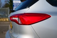 USED 2019 19 FORD FOCUS 1.5 EcoBlue Zetec Estate 5dr Diesel Manual Euro 6 (s/s) (95 ps) MOONDUST SILVER METALLIC PAINTWORK + APPLE CARPLAY + ANDROID AUTO