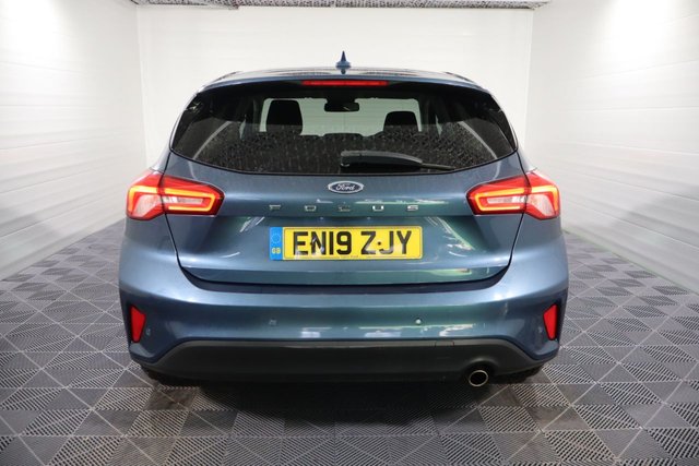 2019 FORD FOCUS 1.0T EcoBoost Titanium Hatchback 5dr Petrol Manual Euro 6 (s/s) (125 ps) - Photo 5