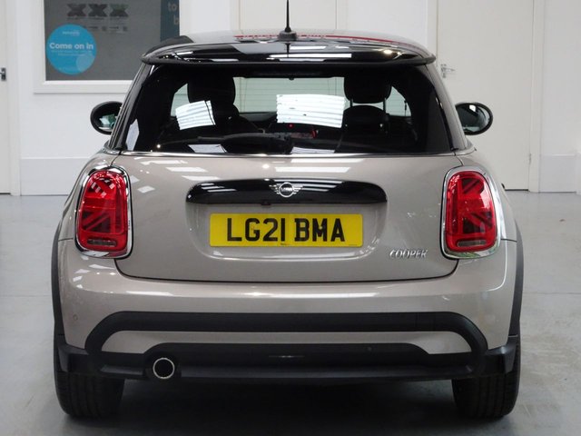 2021 MINI HATCH 1.5 Cooper Exclusive Hatchback 3dr Petrol Manual Euro 6 (s/s) (136 ps) - Photo 11