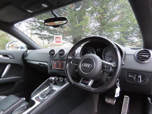 2012 AUDI TTS - Photo 9