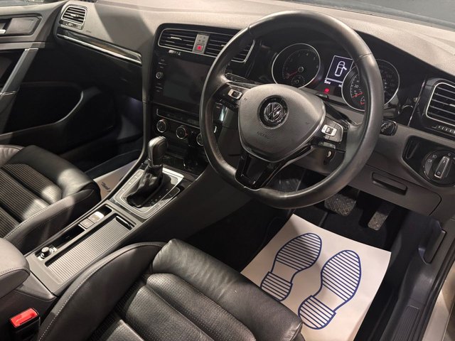 2019 VOLKSWAGEN GOLF - Photo 2
