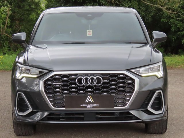 View our AUDI Q3