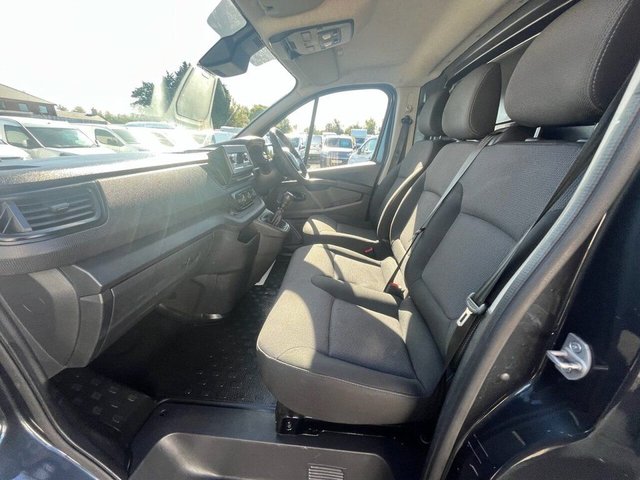 2022 Renault Trafic 2L Business 3dr - Photo 11
