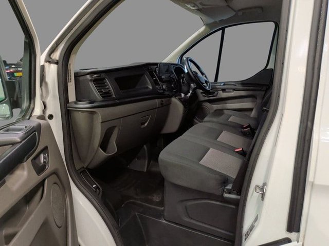 2023 Ford Transit Custom 2L Leader 5dr - Photo 3