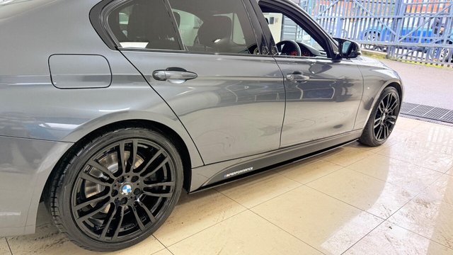 2015 15 BMW 3 SERIES 3.0 330d BluePerformance M Sport Auto Euro 6 (s/s) 4dr - Photo 10