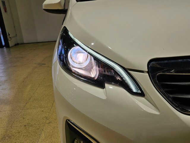 2017 Peugeot 108 1.2L Allure 5dr - Photo 11