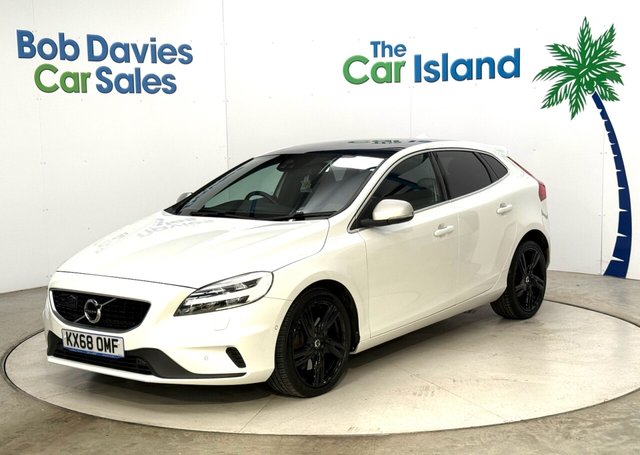 2018 VOLVO V40 1.5 T3 GPF R-Design Nav Plus Hatchback 5dr Petrol Auto Euro 6 (s/s) (152 ps) - Photo 3