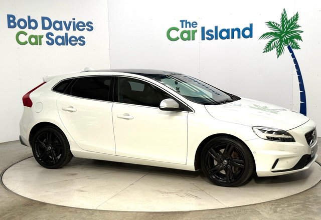 2018 VOLVO V40 1.5 T3 GPF R-Design Nav Plus Hatchback 5dr Petrol Auto Euro 6 (s/s) (152 ps) - Photo 10