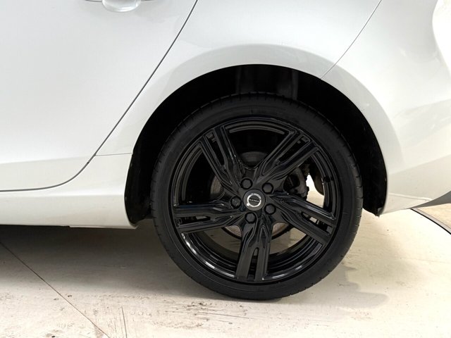 2018 VOLVO V40 1.5 T3 GPF R-Design Nav Plus Hatchback 5dr Petrol Auto Euro 6 (s/s) (152 ps) - Photo 12