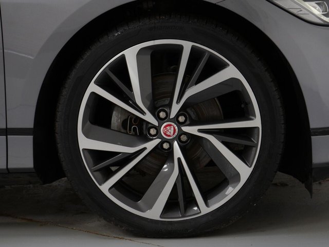 2021 JAGUAR I-PACE - Photo 10