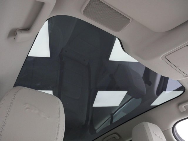 2021 JAGUAR I-PACE - Photo 5