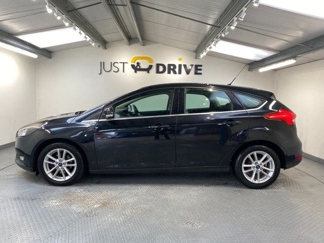 2015 Ford Focus 1.5L Zetec 5dr - Photo 2