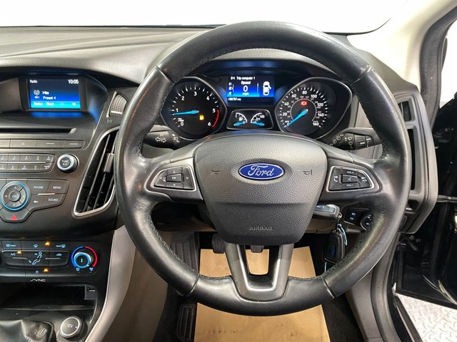 2015 Ford Focus 1.5L Zetec 5dr - Photo 12