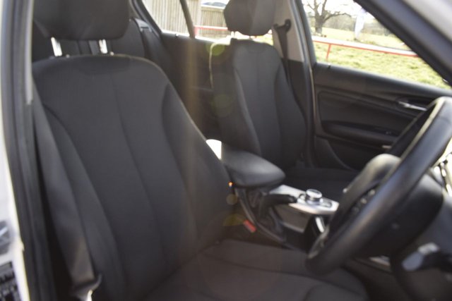 2017 BMW 1 SERIES - Photo 9