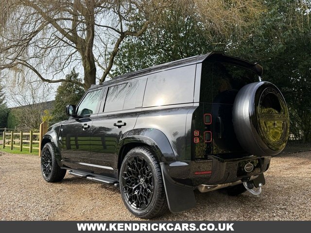 2026 Land Rover Defender 110 - Photo 8