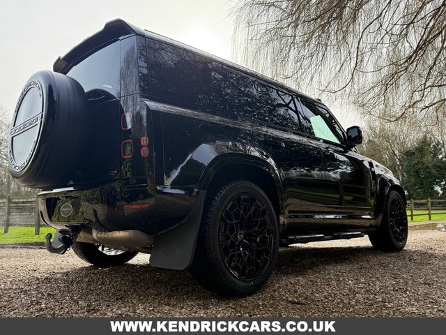 2026 Land Rover Defender 110 - Photo 3