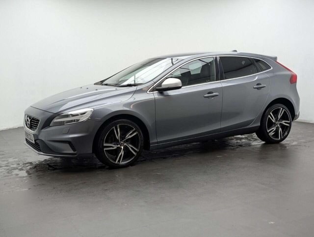 USED 2018 18 VOLVO V40 2.0 D3 R-Design Pro Hatchback 5dr Diesel Auto Euro 6 (s/s) (150 ps) CLICK & COLLECT/HOME DELIVERY