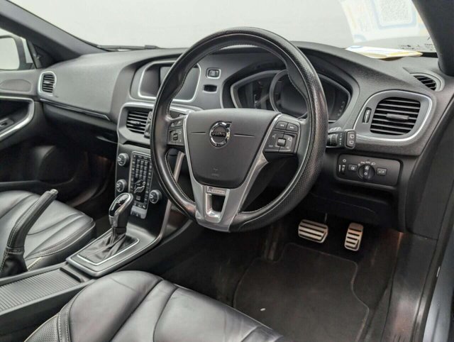 USED 2018 18 VOLVO V40 2.0 D3 R-Design Pro Hatchback 5dr Diesel Auto Euro 6 (s/s) (150 ps) CLICK & COLLECT/HOME DELIVERY